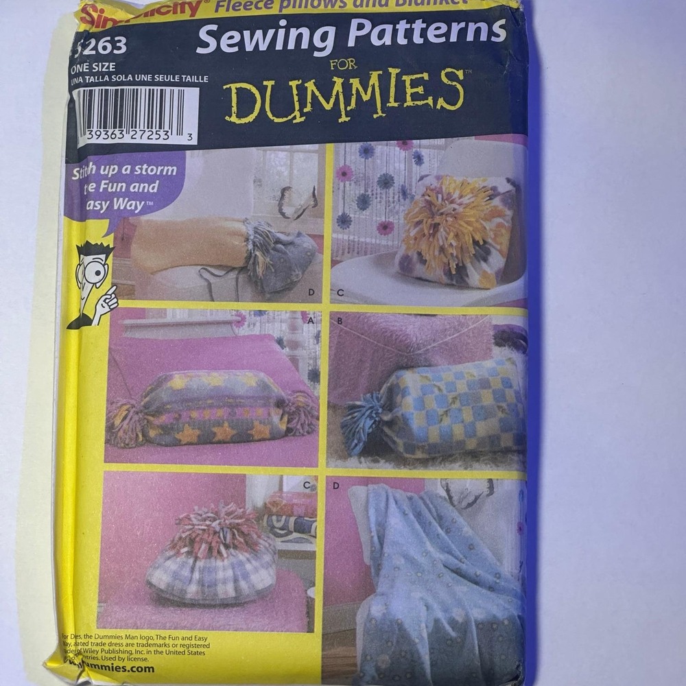Simplicity Sewing Pattern Unisex OS Fleece Pillows Blanket Uncut Factory Folded